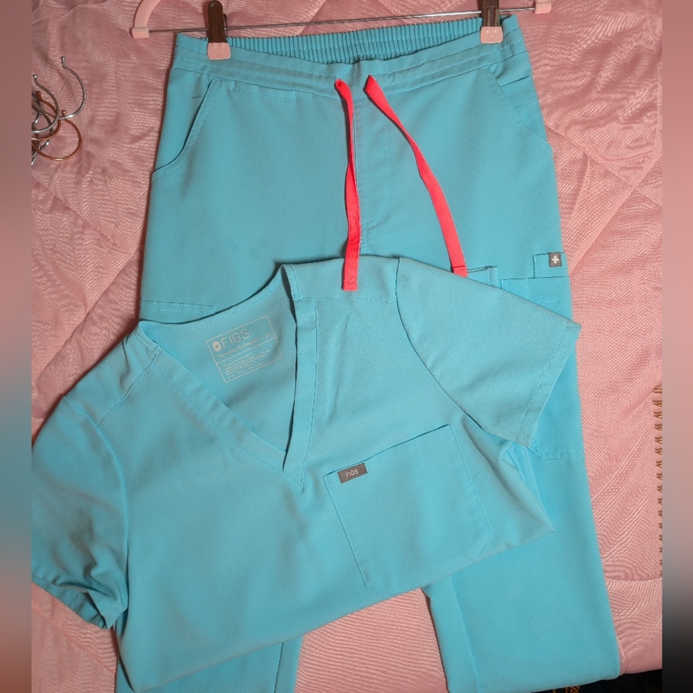 FIGS Neon Blue Scrub Set - XS/XSP